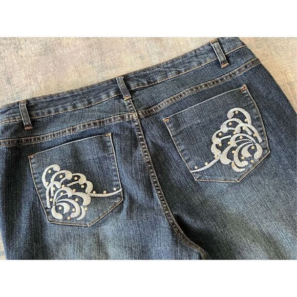 Baccini Cuffed Cropped Jeans w Embroidered Studded Pockets Size 18 - Picture 4 of 6